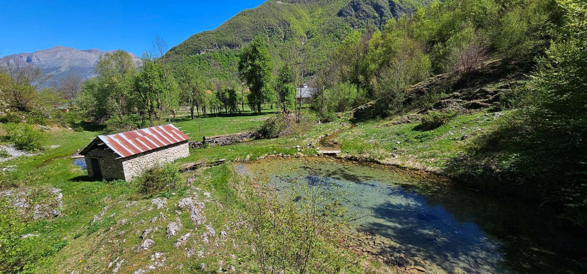 Ekoo Katun Jezerca Vuthaj Exterior foto